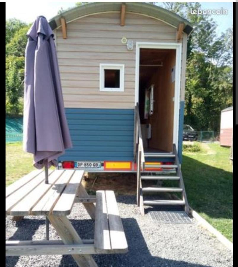 Logement Insolite Au Coeur De L'Auvergne Rochefort-Montagne Экстерьер фото