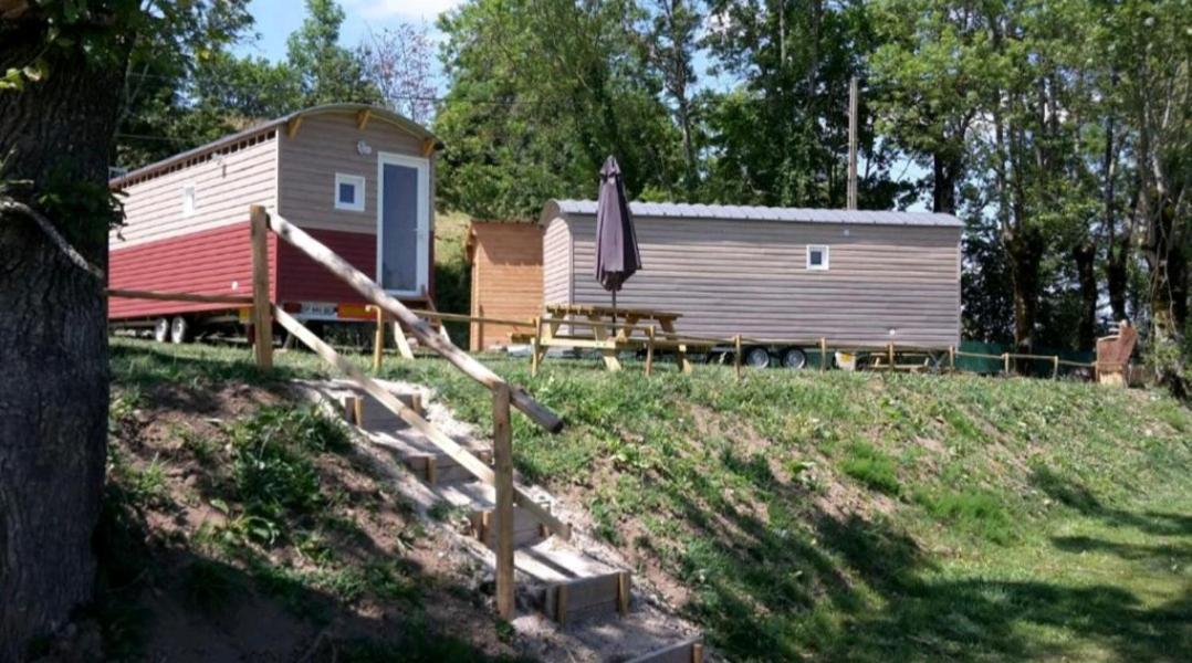 Logement Insolite Au Coeur De L'Auvergne Rochefort-Montagne Экстерьер фото