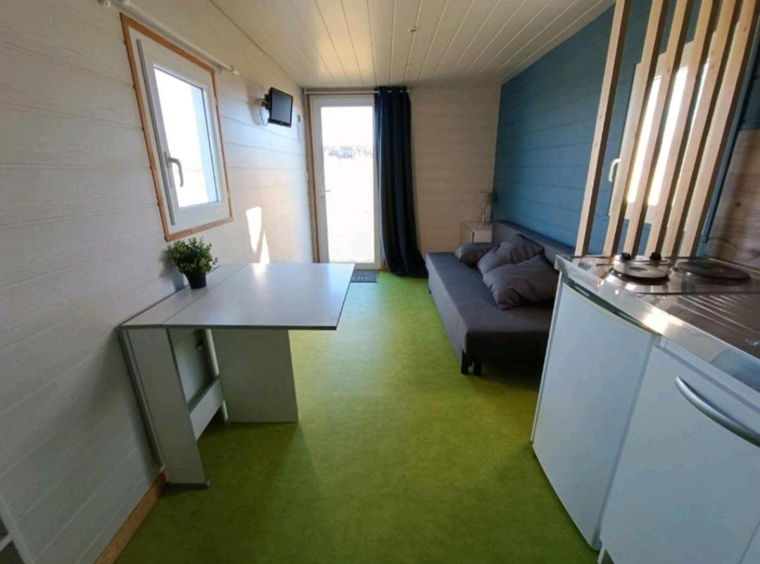 Logement Insolite Au Coeur De L'Auvergne Rochefort-Montagne Экстерьер фото